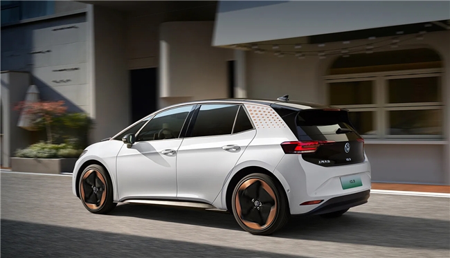 新闻首页>产经>正文这套方案不仅考虑了大众纯电动汽车id3的初始购车